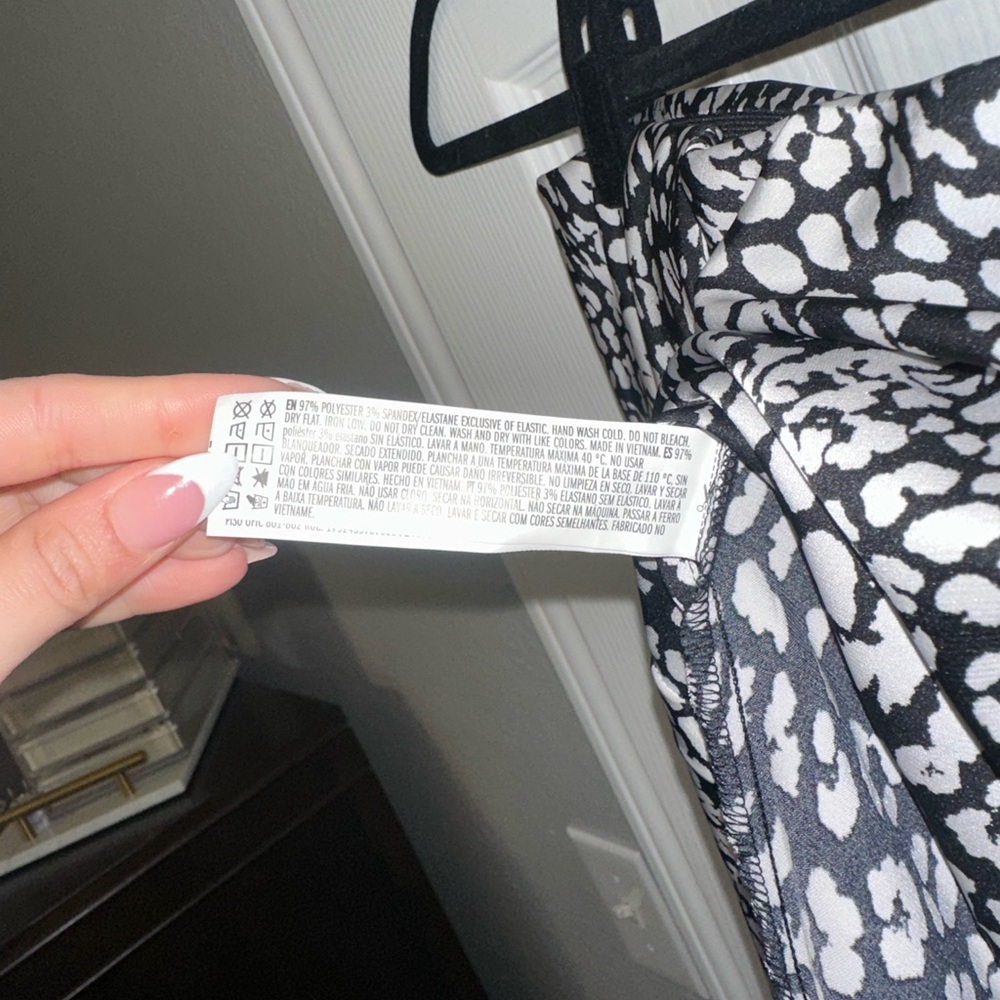 NWT Forever 21 Leopard Print Skirt - Picture 4 of 6